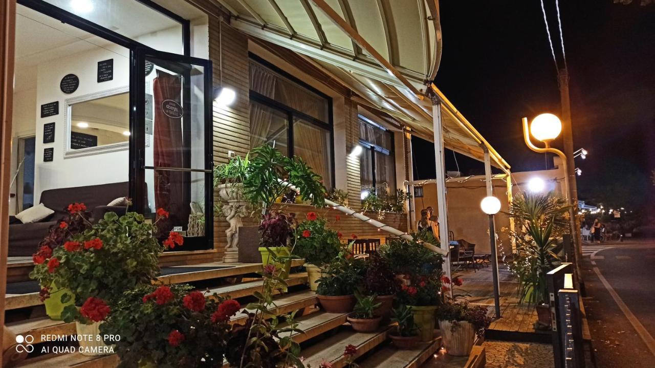Hotel Crosal Rímini Exterior foto