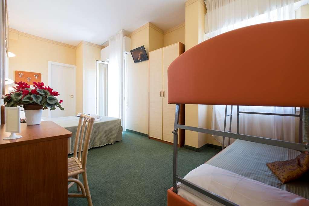 Hotel Crosal Rímini Habitación foto
